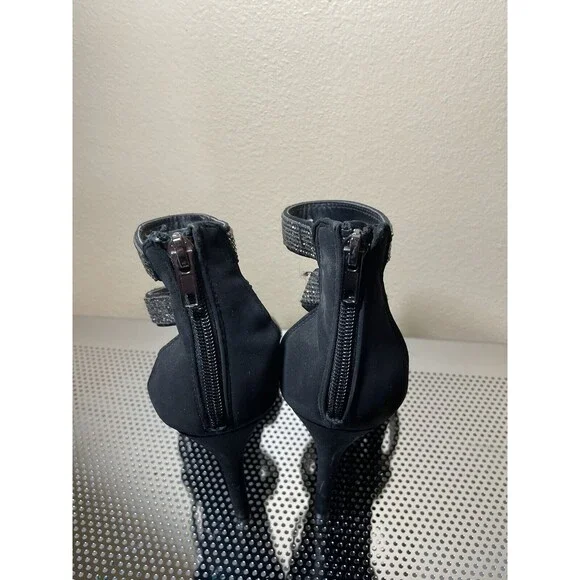 Heart In D Black Scrappy Rhinestone Sandal Size 8 - Picture 3 of 4